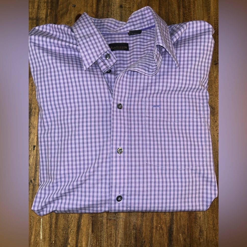 Van Heusen Men's Medium Checkered Long Sleeve Dress Shirt